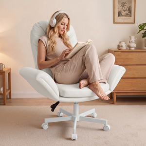 Fauteuil de bureau inclinable moderne en cuir PU, dossier épais et rembourré, accoudoirs pivotants et réglables, ergonomique, adapté aux animaux domestiques, pour salon - Product Image 1