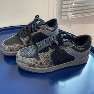 Chaussures de basketball légères de haute qualité à lacets et à boucle, semelle extérieure respirante pour un confort, un amorti et une durabilité optimales, idéales pour le sport et les loisirs. - Product Image 3