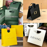 Sacs Cadeaux Personnalisés en Papier Kraft à Vendre à Chaud, avec Logo Gaufré, Poignée Découpée au Cercle, Format A4, Écologiques, Recyclés, pour Boutiques et Vente au Détail