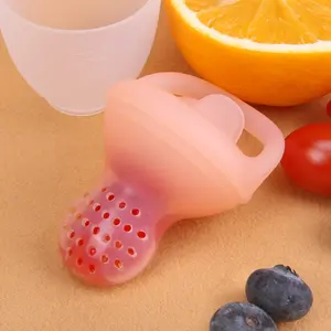 Alimentador de mamilo para recém-nascidos, chupeta de silicone para alimentação de frutas frescas