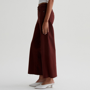 OEM/ODM <span class=keywords><strong>Jean</strong></span> court <span class=keywords><strong>bordeaux</strong></span> profond taille haute jambe large pour les femmes ourlets bruts de coton denim hyper doux taille extensible à double élastique - Product Image 3