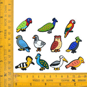 Breloques de chaussures mignonnes en forme d'oiseaux de dessin animé avec perroquets, hiboux, paons, épingles à chaussures, <span class=keywords><strong>Jibbitz</strong></span> animaux personnalisés en PVC pour sabots - Product Image 3