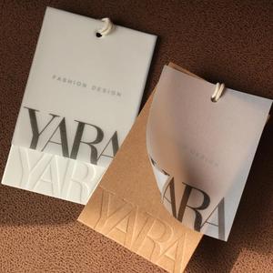 Étiquettes de vêtements de luxe personnalisées, chemises, étiquettes de cartes avec nom et ficelles imprimées sur du papier typographique - Product Image 6