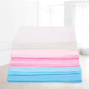 بياض اللون قماش غير منسوج قابل لإعادة التدوير مقاوم للماء متين يستخدم لمرة واحدة ملاءات السرير صالون المستشفى