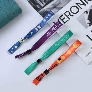 أساور قماشية منسوجة من البوليستر بشعار مخصص، أساور معصم للفعاليات، متينة، تستخدم كبطاقة دخول للمهرجانات، هدية ترويجية، للبيع بالجملة بكميات كبيرة - Product Image 2