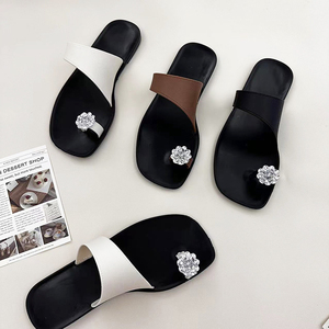 Sandali Donna All'ingrosso di Lusso Estivi in Gomma con Plateau - Nuovo Stile - Product Image 4