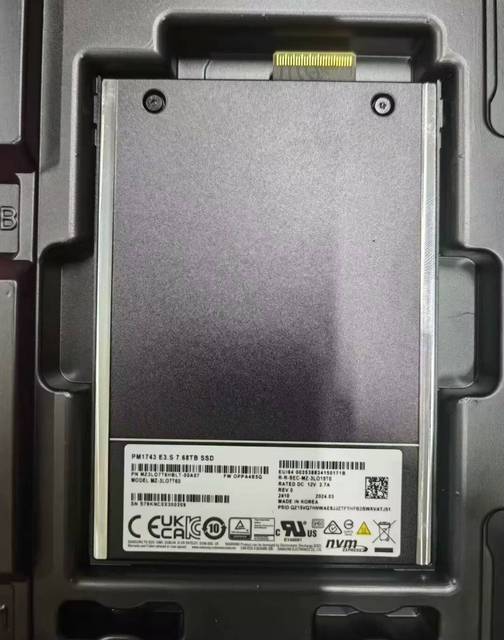 NEW for Samsung PM1743 E3.S 7.68TB NVME SSD MZ3LO7T6HBLT-00A07 PCIe 5.0 MZ-3LO7T60 Server Solid State Drive