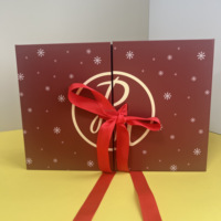Set Regalo Natalizio di Lusso Personalizzato con Confezione Rigida in Cartone Ondulato e Finitura Glitterata, Elegante Packaging per Candele