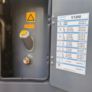 Compresseur d'air portable V1200 de haute qualité à moteur diesel pour la construction industrielle et l'utilisation sur les chantiers extérieurs - Product Image 3