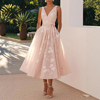 Robe de demoiselle d'honneur unisexe à imprimé floral, taille empire, avec diamants, col en V personnalisé, ceinture et poches, longueur genou, pour soirée, commande en gros ODM OEM