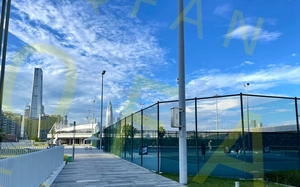 Gazon synthétique de tennis APEX Royal Blue Green, design intégré, pour toutes les surfaces, idéal pour les terrains de tennis de campus et les espaces de loisirs. - Product Image 3