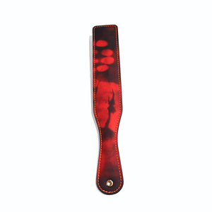 Ensemble de bondage BDSM, attaches en cuir, collier, menottes, laisse avec motif d'empreintes de mains rouges - Product Image 4