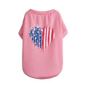 Amerikanische Flagge Herz-Print Patriotisches 4. Juli Feiertagsparty Teddy Welpen Katze Zweibeiniges Fleece-Weste Baumwollmischung Hunde-T-Shirt - Product Image 4