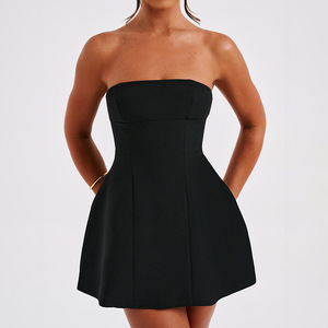 Mini robe plissée moulante sexy couleur unie élégante sans bretelles - Product Image 1