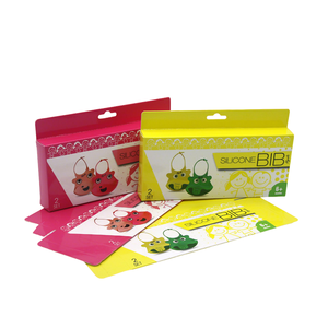 Pochettes personnalisées haut de gamme pour bébés et enfants, en papier artistique, avec emballage couleur et trou de suspension pour exposition - Product Image 1