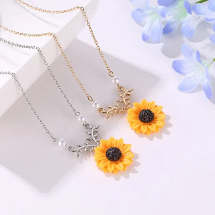 Top sale Personalized Sweater Jewelry Chain Sunflower Women's Imitation Pearl Sunflower Pendant Necklace
