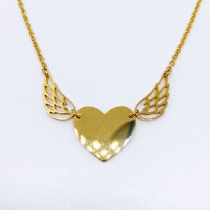 Collar Personalizado con Grabado, Resistente al Agua, con Colgante de Corazón y Alas de Ángel en Oro de 18K, Chapado en Oro sobre Plata, Acero Inoxidable - Product Image 1