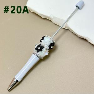Penna a Sfera di Lusso in Plastica con Catena di Strass Bianchi Perlati, Charm a Forma di Cuore e Fiore Colorato, Portatile per Scuola, Laurea, Matrimonio - Product Image 2