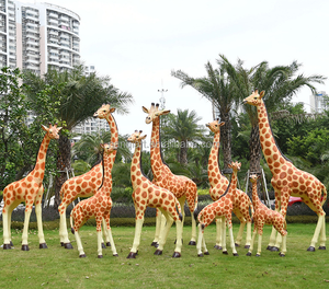 グラスファイバー製工芸品 屋外テーマパーク装飾 動物彫刻 結婚式パーティー小道具 大型リアルなキリンモデル LEDライト付き - Product Image 2