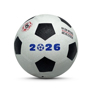 Ballon de football <span class=keywords><strong>en</strong></span> caoutchouc QiQiang 2026 pour matchs et entraînements scolaires <span class=keywords><strong>en</strong></span> intérieur et <span class=keywords><strong>en</strong></span> extérieur, personnalisable - Product Image 5