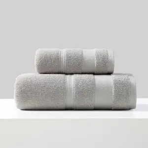 Vendita calda multicolore opzionale assorbente morbido regalo aziendale Hotel 100% Set di asciugamani da bagno uso domestico 2 pezzi asciugamano da bagno