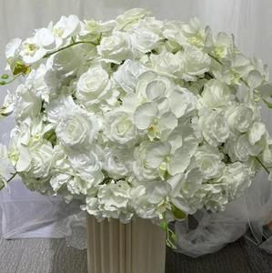 Boule de fleurs artificielles en soie de haute qualité, style moderne, grande décoration de centre de table pour mariage et fête - Product Image 3