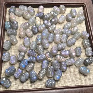 Pixiu <span class=keywords><strong>en</strong></span> cristal de <span class=keywords><strong>labradorite</strong></span> de petite taille naturelle <span class=keywords><strong>en</strong></span> gros pour bague et <span class=keywords><strong>pendentif</strong></span> - Product Image 1