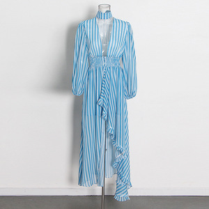 Elegante abito <span class=keywords><strong>blu</strong></span> <span class=keywords><strong>a</strong></span> <span class=keywords><strong>righe</strong></span> bianche Maxi abito da donna <span class=keywords><strong>a</strong></span> collo alto <span class=keywords><strong>a</strong></span> manica lunga con spacco <span class=keywords><strong>a</strong></span> volant trasparente estivo da festa in spiaggia - Product Image 3