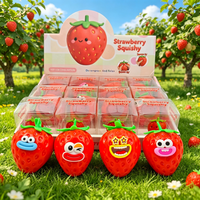 Balle en peluche souple et moelleuse en forme de fraise, jouet sensoriel à presser pour la relaxation