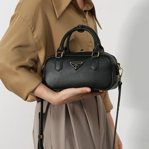 夏季新款<span class=keywords><strong>PU</strong></span>百褶保龄球手提包壁龛百搭枕头斜挎包休闲便携小方女式涤纶单 - Product Image 5