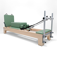 Machine de Pilates Reformer Commerciale en Bois d'Érable avec Barre de Repose-Pieds Intégrée, Barre à Trois Rangées de Ressorts, Rehausseur de Corde en Aluminium pour Studio et Entraînement en Salle de Sport