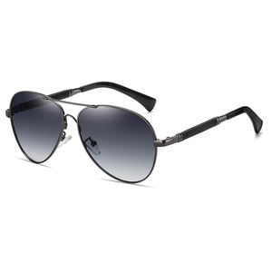 Gafas de Sol Fotocromáticas Polarizadas de Lujo Estilo Piloto con Visión Nocturna para Conducir para Hombre y Mujer con Metal de Memoria - Product Image 6