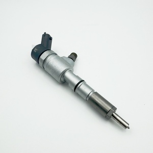 Injektor Bahan Bakar Diesel Pabrik Asli Berkualitas Tinggi DK300-1112100A-A38 0445110859 Cocok untuk Mesin Yuchai - Product Image 1