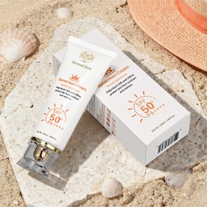 <span class=keywords><strong>Crema</strong></span> <span class=keywords><strong>Solare</strong></span> SPF 50+ PA++++ a Largo Spettro <span class=keywords><strong>con</strong></span> Ossido di Zinco, <span class=keywords><strong>Protezione</strong></span> UVA UVB per Viso e <span class=keywords><strong>Corpo</strong></span>, Etichetta Privata - Product Image 3