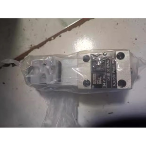 Vanne solénoïde pneumatique Parker D1SE30BVJW 24V DC 1/2 pouce pour gaz, température normale, usage industriel - Product Image 1