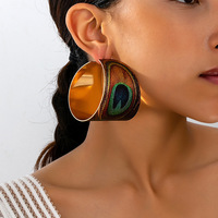 JLD-109 Pendientes de Aleación con Forma de C, Estilo Étnico Vintage, con Plumas de Pavo Real para Mujer