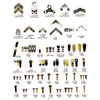 Vente en gros d'accessoires pour machines à cadres différents pistolets à clous pneumatiques et manuels pour la peinture moulage de cadres photo en miroir