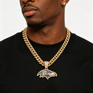 Collier pendentif Hip Hop Baltimore Ravens, cadeaux pour hommes et femmes, laiton plaqué or, charme sportif, détails en strass CZ, <span class=keywords><strong>bijoux</strong></span> tendance - Product Image 1