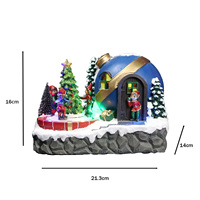 Décoration de boule de Noël en résine personnalisée OEM avec motif de sculpture elfes se déplaçant autour de la fonction d'arbre pour la décoration de vacances