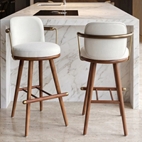 Tabouret de bar pivotant ergonomique avec siège rembourré confortable, chaise de comptoir stable en bois de frêne, tabouret haut avec accoudoirs en métal doré