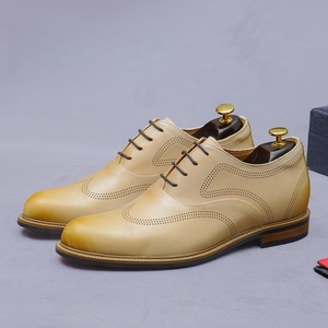 Bota de cuero inglesa de color claro, para uso profesional, con aumento de altura invisible de 5.5cm, diseño grabado, para hombre - Product Image 6