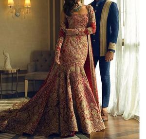 Elegante vestido nupcial indio pakistaní de sirena hasta el suelo con Sendero largo y bordado Zardozi pesado para boda - Product Image 2