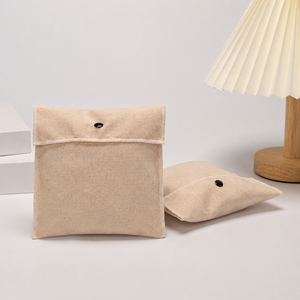 GLAMPKG Pochette à bijoux personnalisée en lin avec couvercle rabattable, emballage imprimé avec logo, pour colliers, boucles d'oreilles, pochettes de rangement pour cadeaux - Product Image 1