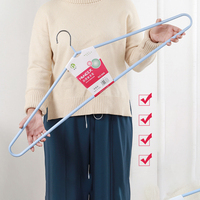 DS4571 Cintres de costume de garde-robe de chemise et de pantalon Grands cintres de blanchisserie en fil métallique en acier coloré