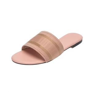 Sandales et pantoufles de créateur en gros avec broderie, sandales plates de luxe pour la plage, pantoufles de créateur de luxe pour femmes - Product Image 6