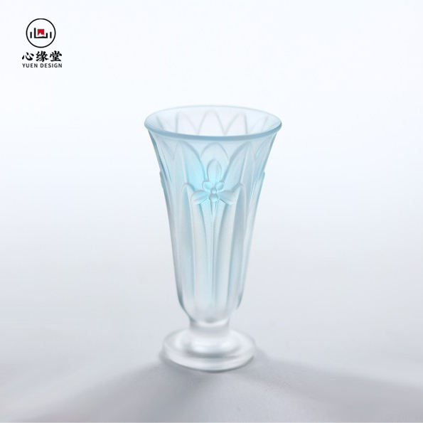 ถ้วยชากล้วยไม้ไล่ระดับสีฟ้า