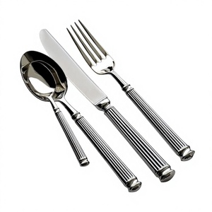 Juego de Cubiertos de Acero Inoxidable Ecológico y Práctico, Estilo Real, Combinando Resistencia, Belleza y Fácil Limpieza para Cocinas Concurridas - Product Image 1