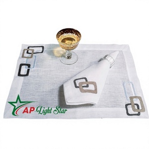 Napperon carré en lin brodé AP-Light Star, personnalisable, lavable en machine, motif géométrique, design moderne, pour usage domestique - Product Image 1