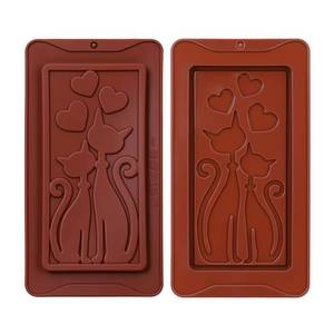 Moule à chocolat en silicone antiadhésif sans BPA en forme de chat LFGB Platinum de la fabrique MUYULINS pour la Saint-Valentin - Product Image 3