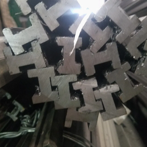 قضبان فولاذية خاصة الشكل مسحوبة على البارد Q235/45 # قطع مخصصة بأشكال غير منتظمة من الفولاذ الكربوني /40Cr/42CrMo/20CrMnTi - Product Image 4